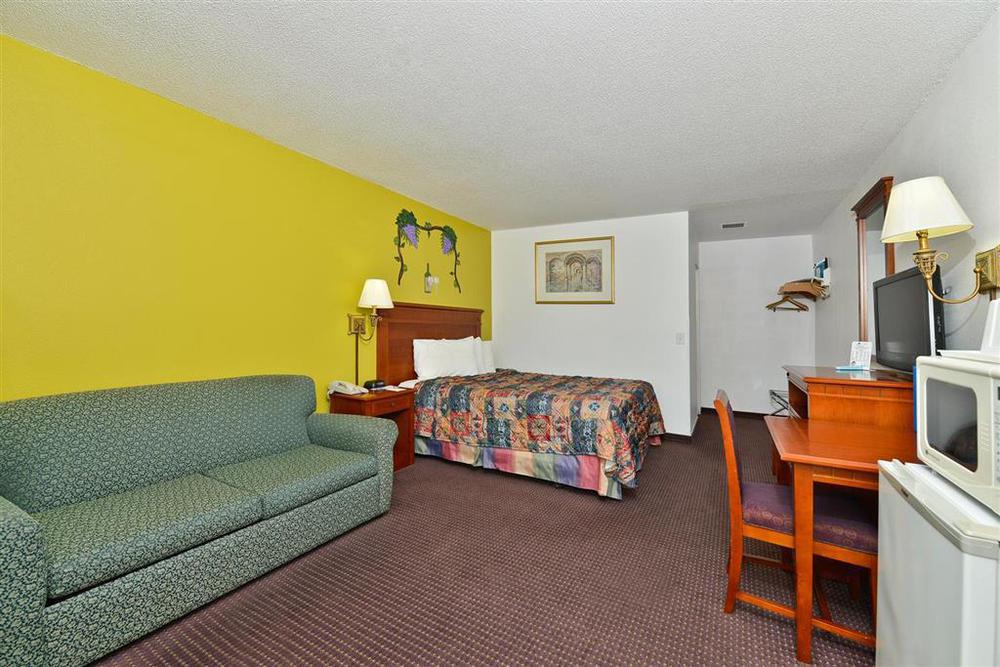 Americas Best Value Inn Hazlehurst Room photo